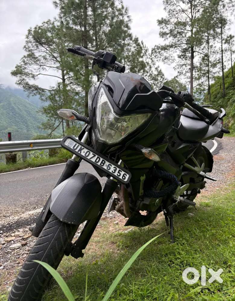 Selling a well maintained Bajaj Pulsar NS 200