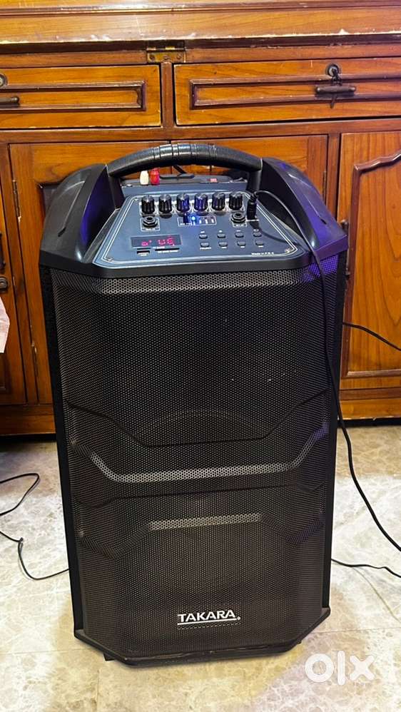 TAKARA T-6112 Karaoke Speaker with Microphones