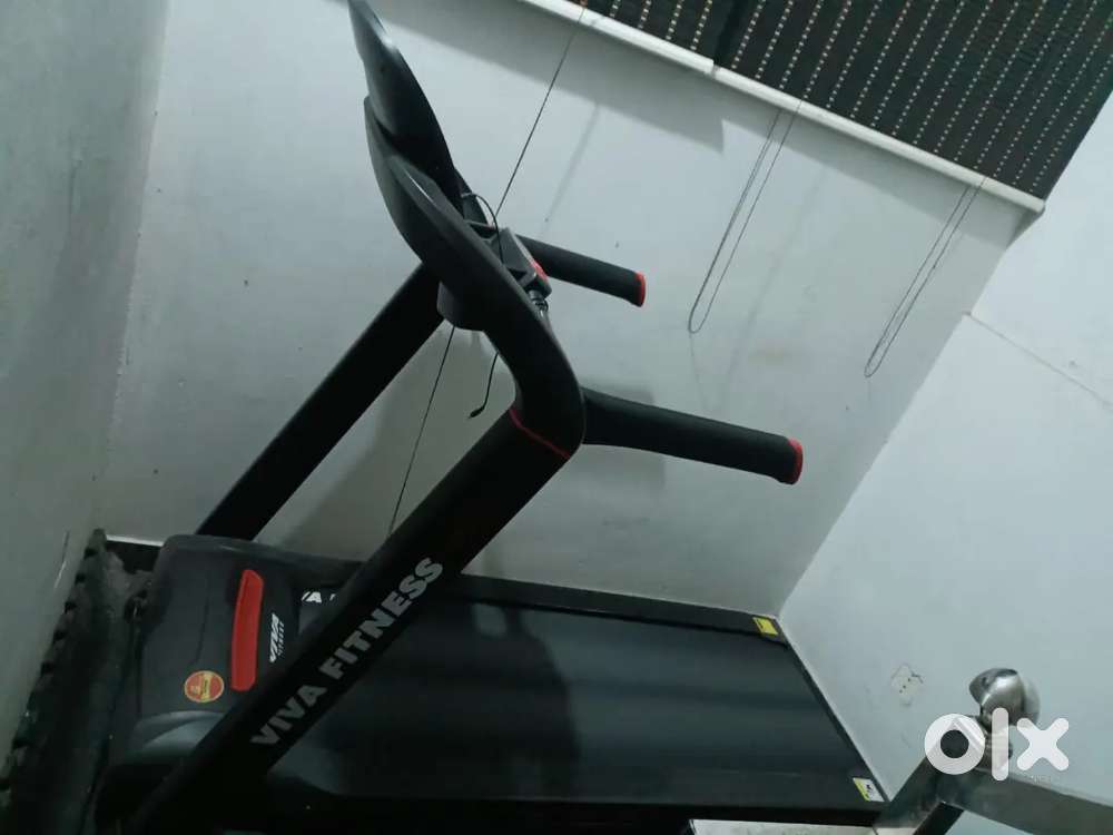 Treadmill 130 kilo capacity 10 year motor warranty  fully automatic