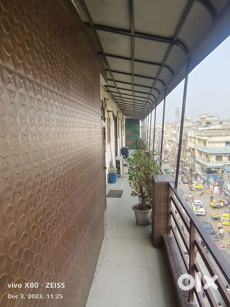 Office for rent near pink line metro station