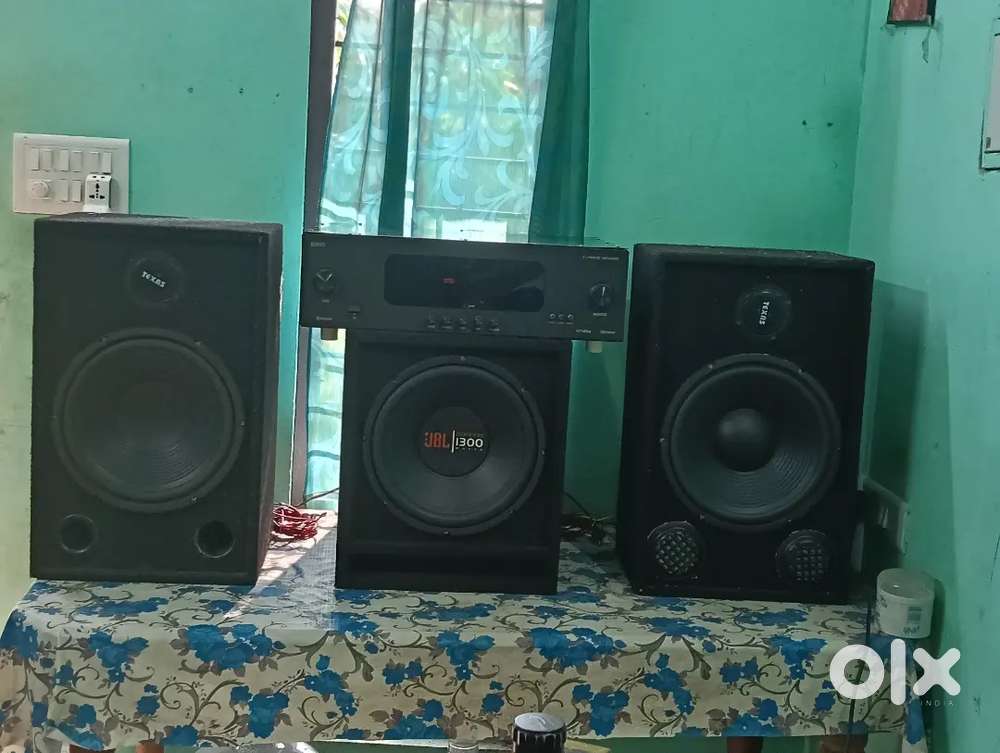 2.1Amplifier... Sub. 500watts... 12Speaker. 2..400watts