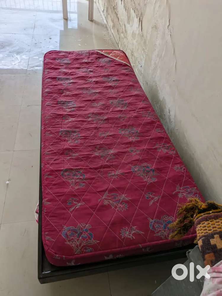 Wooden Single Bed with matress and load