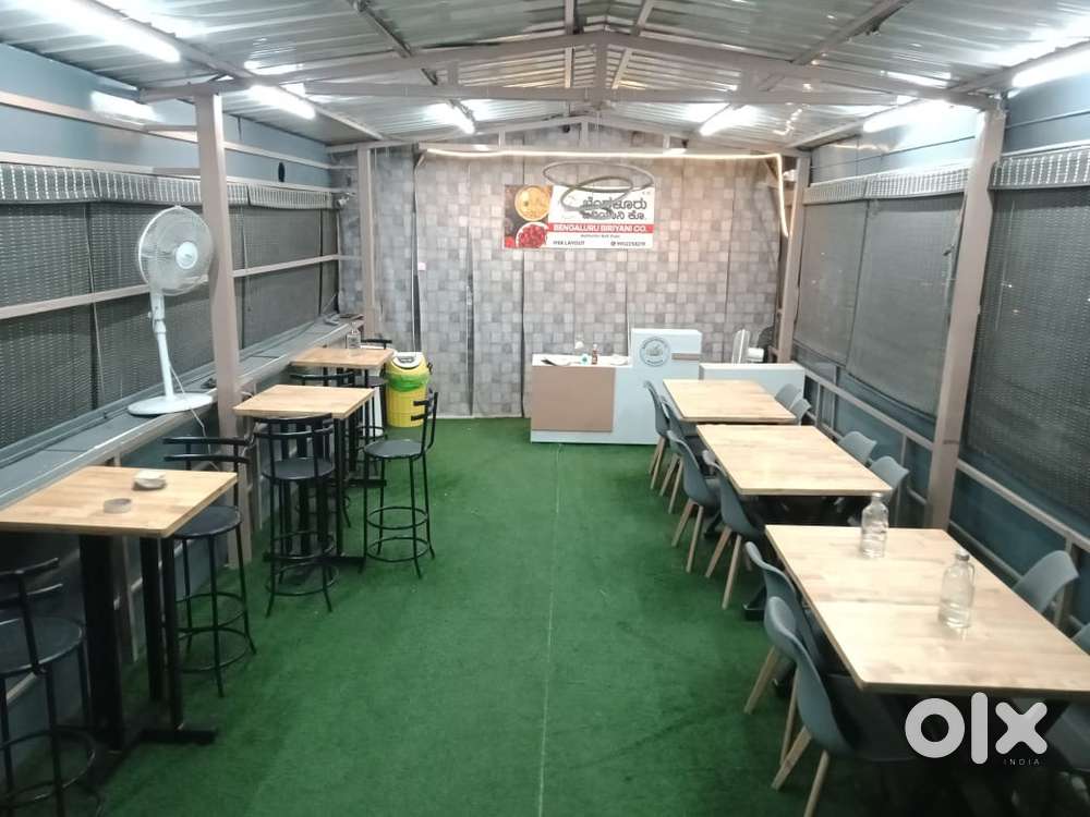 Cafe/Restaurant Furniture & Kitchen Equipment for Sale