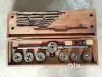 Threading tool kit set