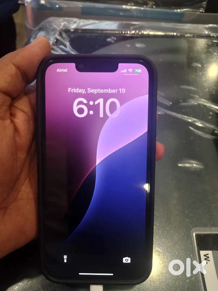 Iphone 13 good as new no dent no scratch