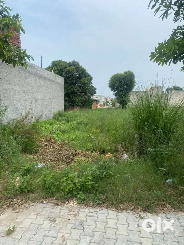 10 marla Plot for sale in Green city