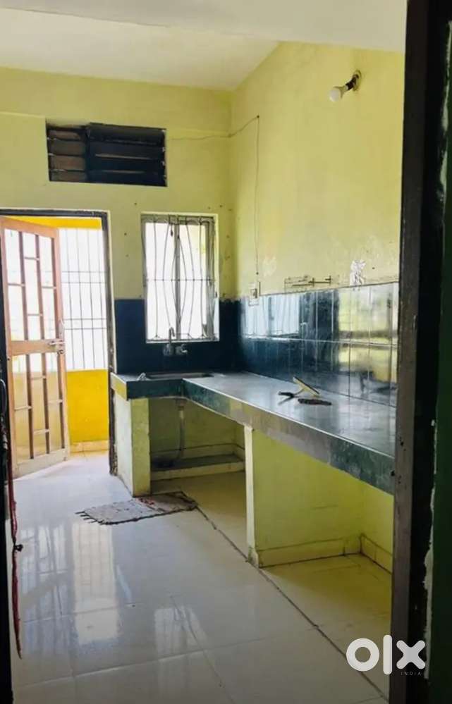 2Bhk Flat available for family and Batchlors