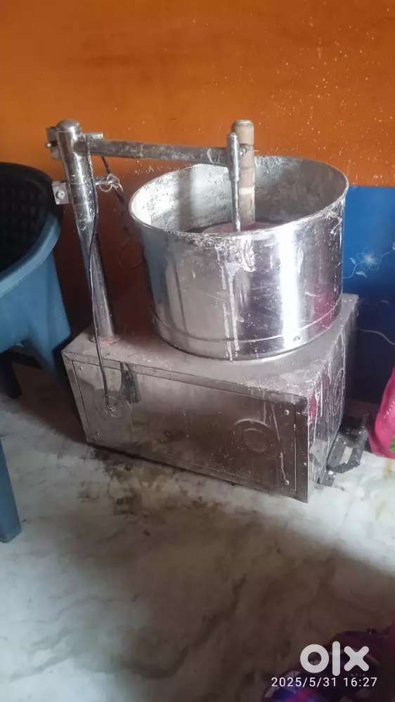 Grinder 5Ltr, Dosa Batti, Idli Patra 108 Capacity, Big Stove 2 Burner