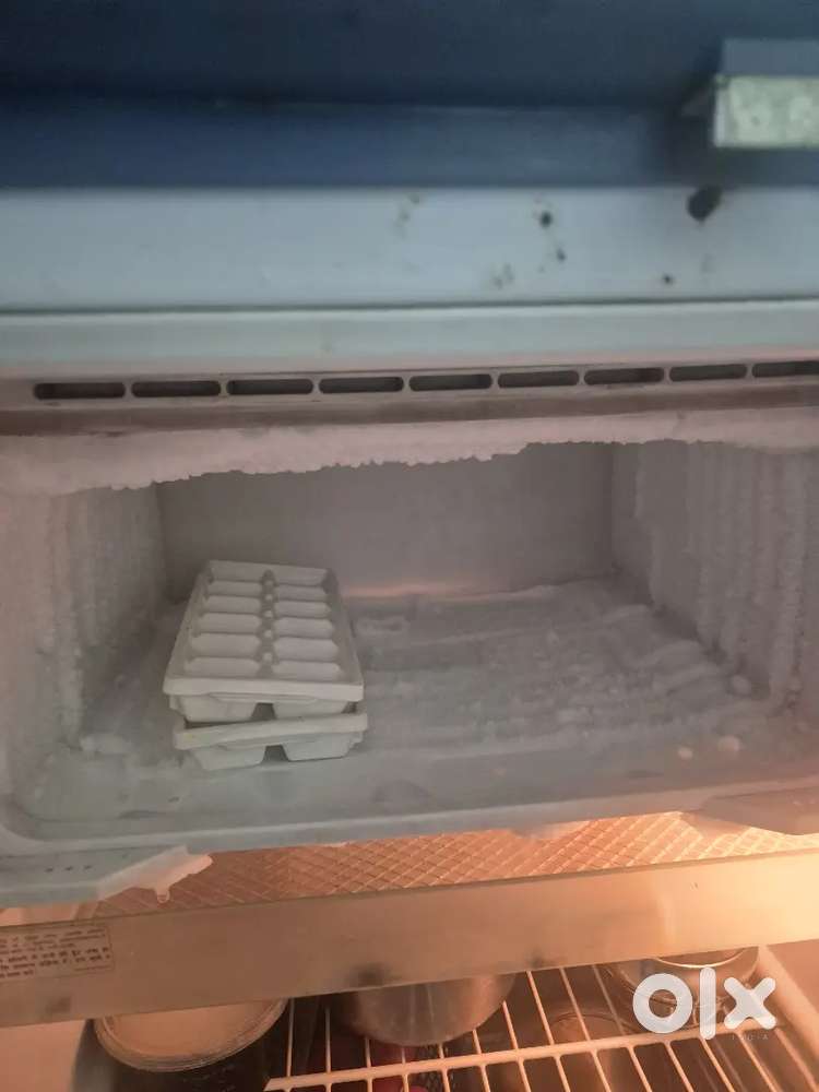 Fridge samsung well condition.