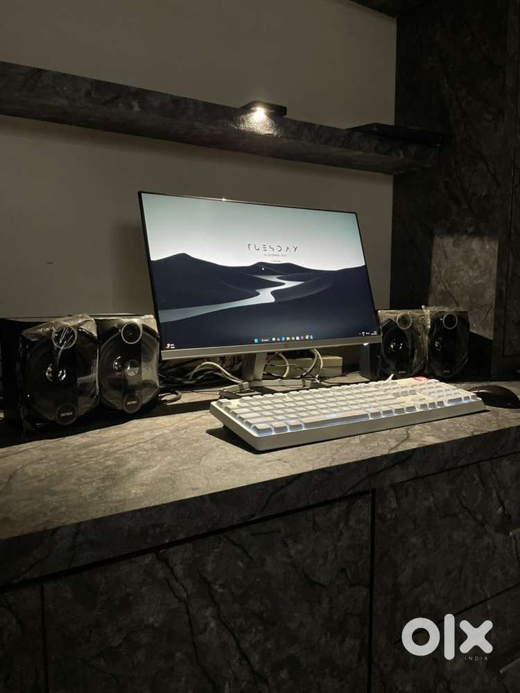 Gaming pc with every accessory