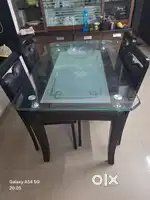 4 seater dinning table
