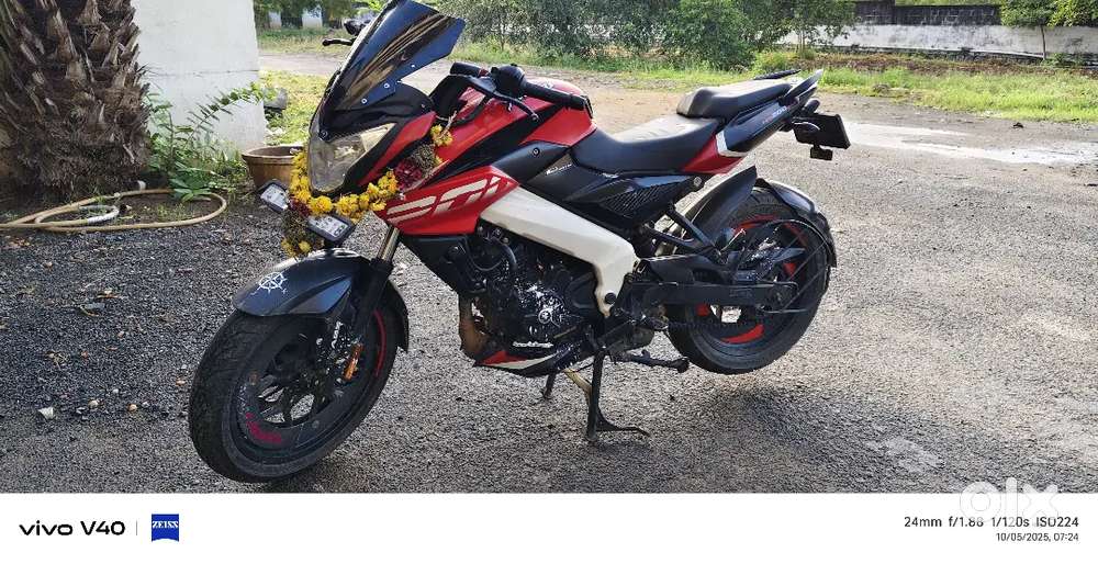 Pulsar NS 200