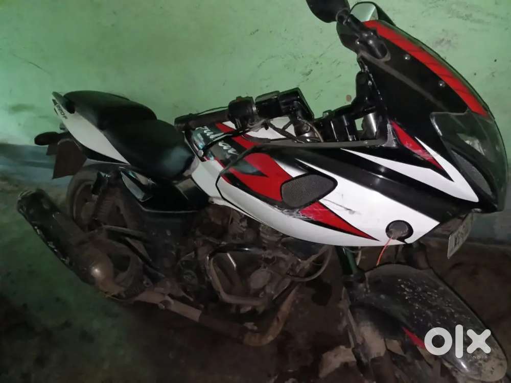 Pulsar 220f Good condition