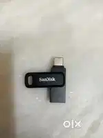 512 GB SanDisk pendrive USB AND C type