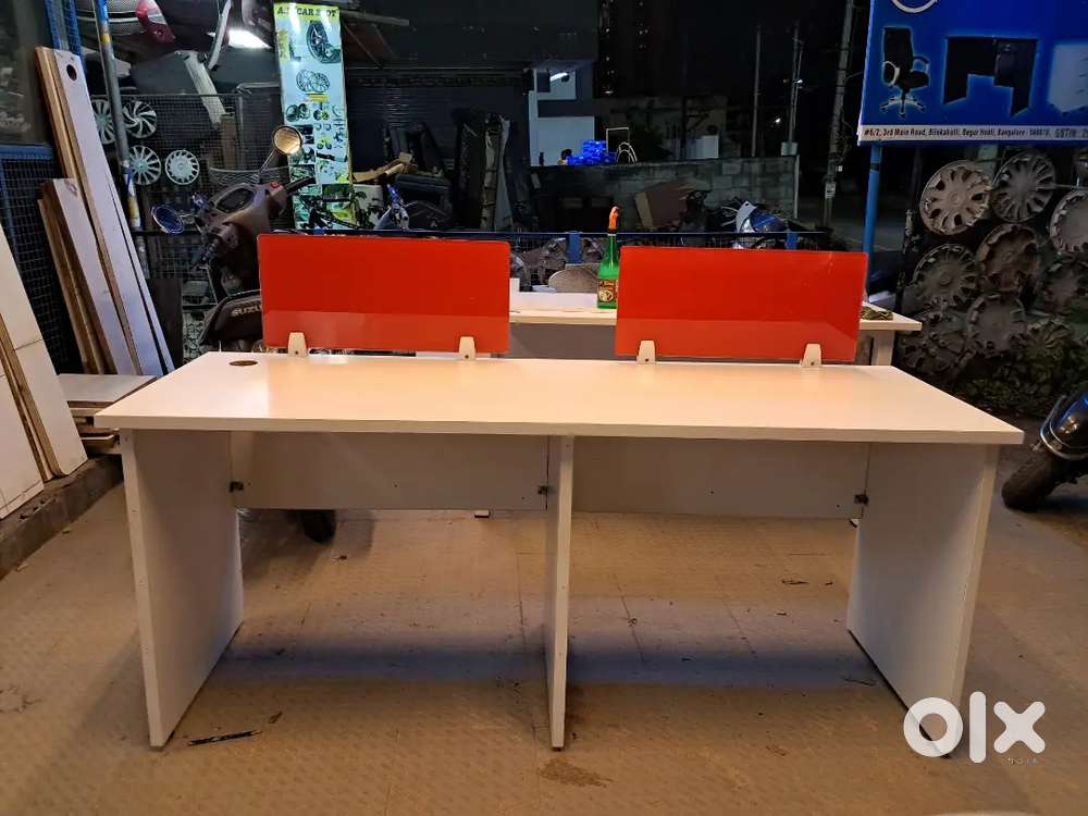 Used 2 seaters workstations available in very low price