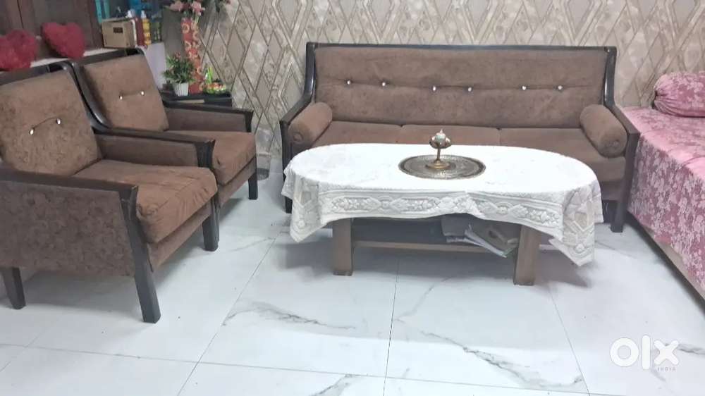 good condition furnished sofa of sangwan wood last chance to grab it