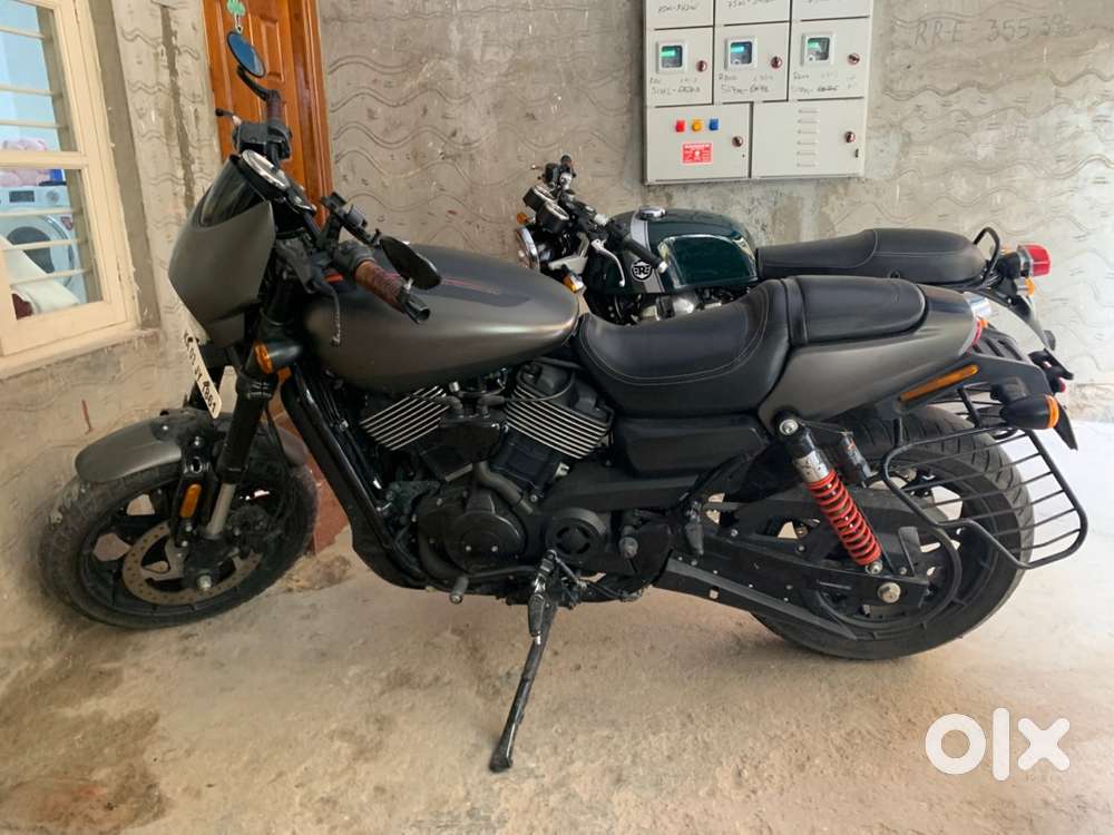 Harley Davidson street road 750
