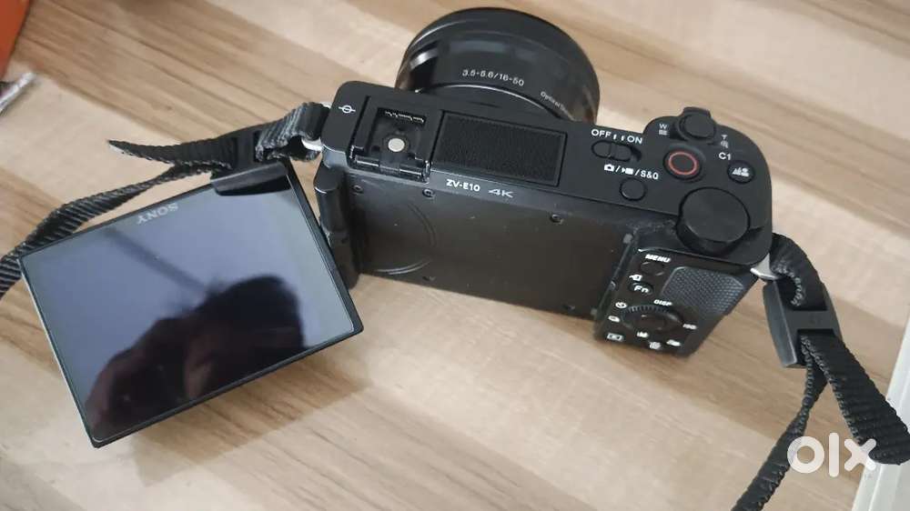 Sony zve10 with kit lens  best condition