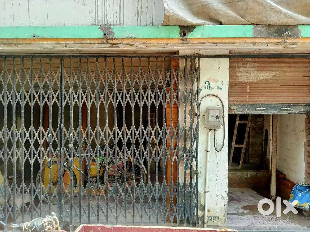 Channel gate for shop