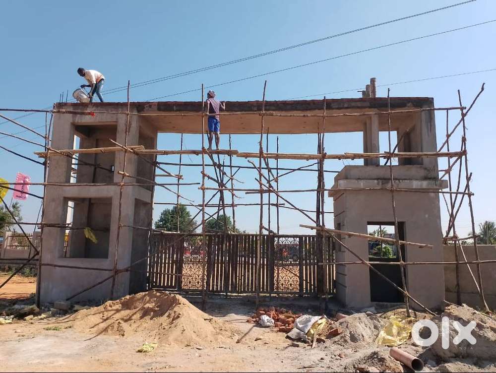 THE BEST INVESTMENT ON HIGHWAY FACING COMMERCIAL PLOTS