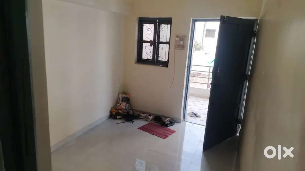 We need female candidates for room sharing