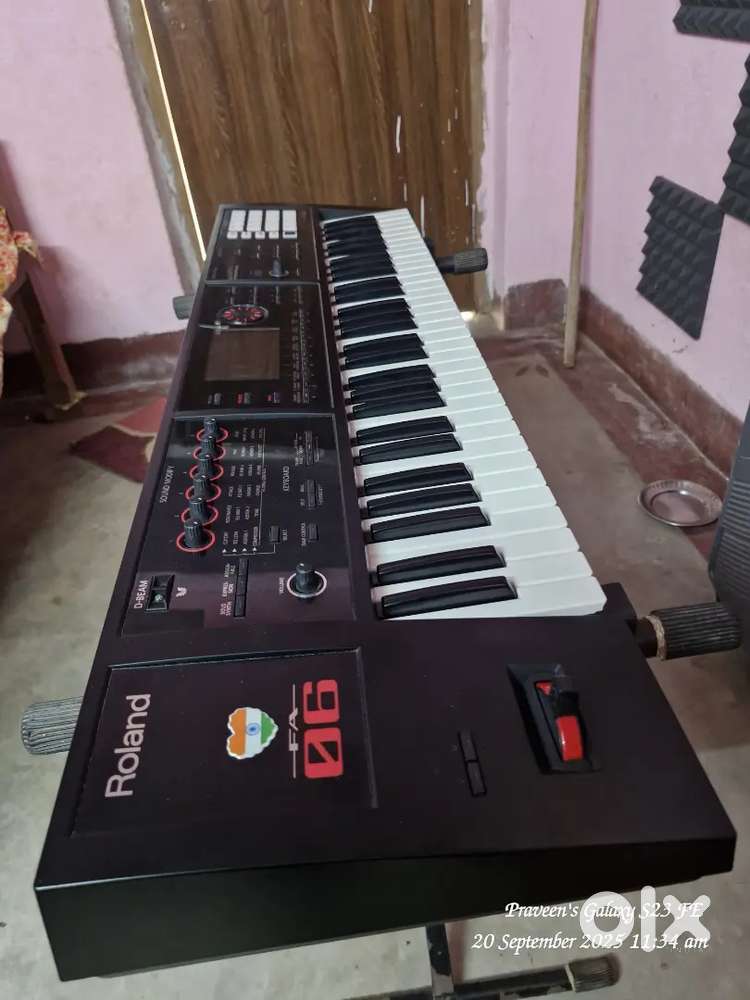 Roland FA-06 keyboard