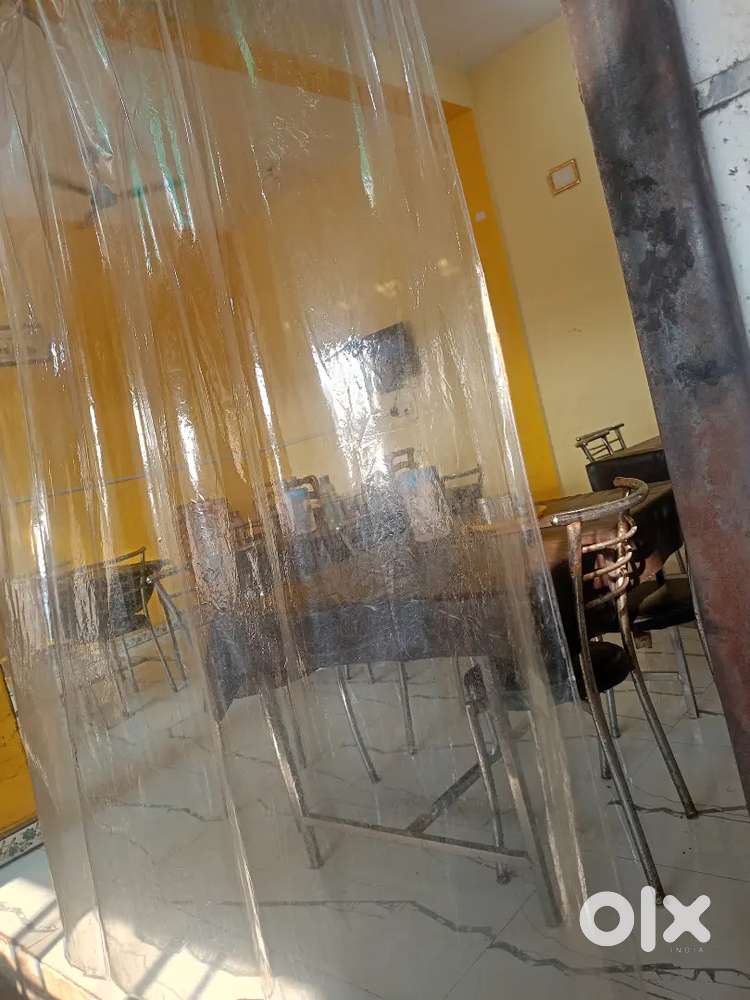 Hotel ka saman bechna hai