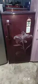 SINGLE DOOR FRIDGE SELLING AND RENT GOOD WORKING CONDITION