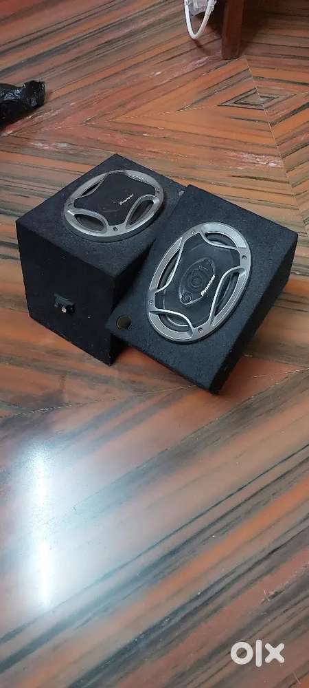 Speaker twin