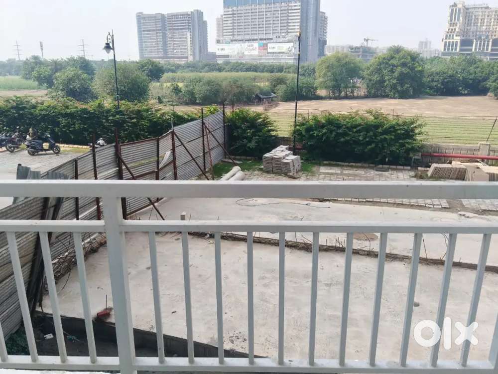 Urgent rent out 3 bhk ramprastha green vaishali gzb