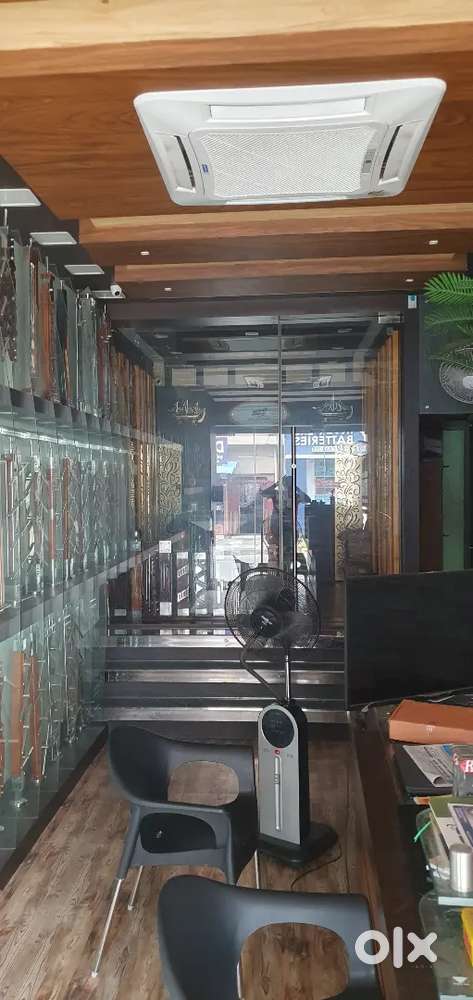 ஆண்கள் & பெண்கள் 10 or 12 studys ok bike or scooty complelcery