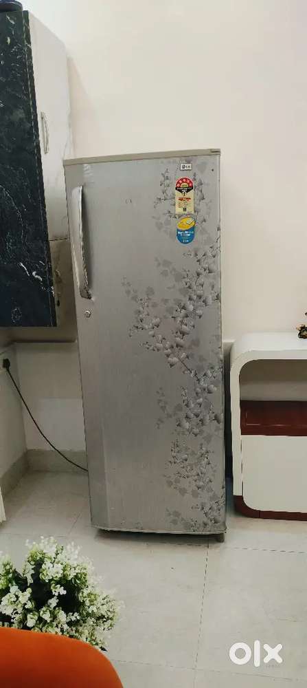 270 litres fridge for sale