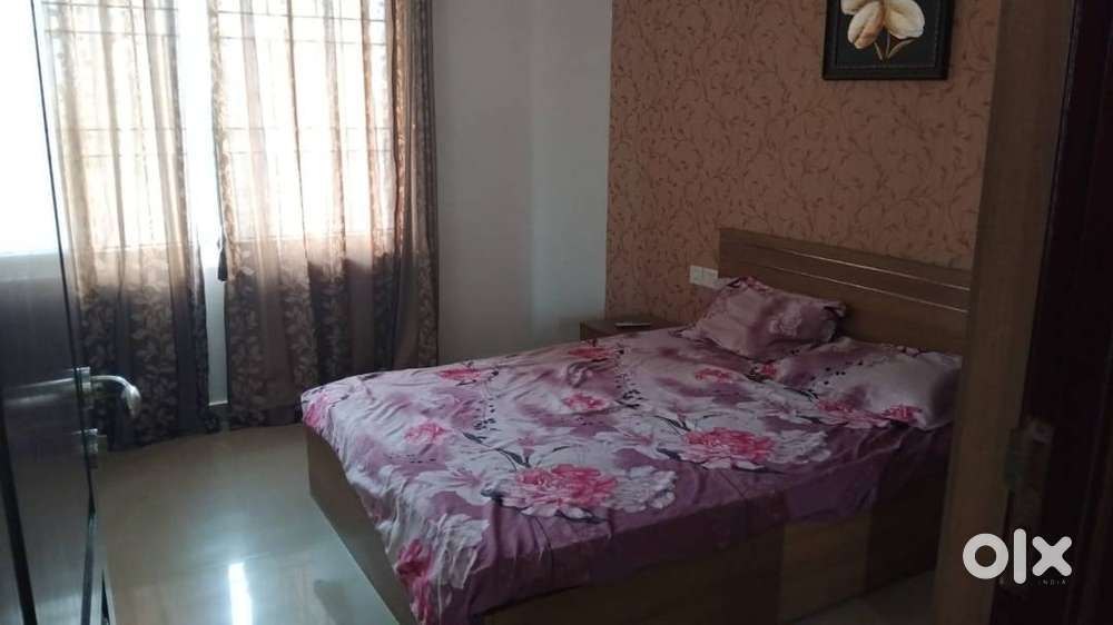 3 BHK AC FULLY FURNISHED FLAT FOR FAMILY
