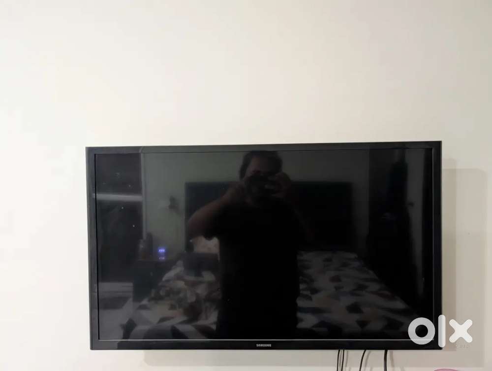 Samsung 32 Inch Non smart TV