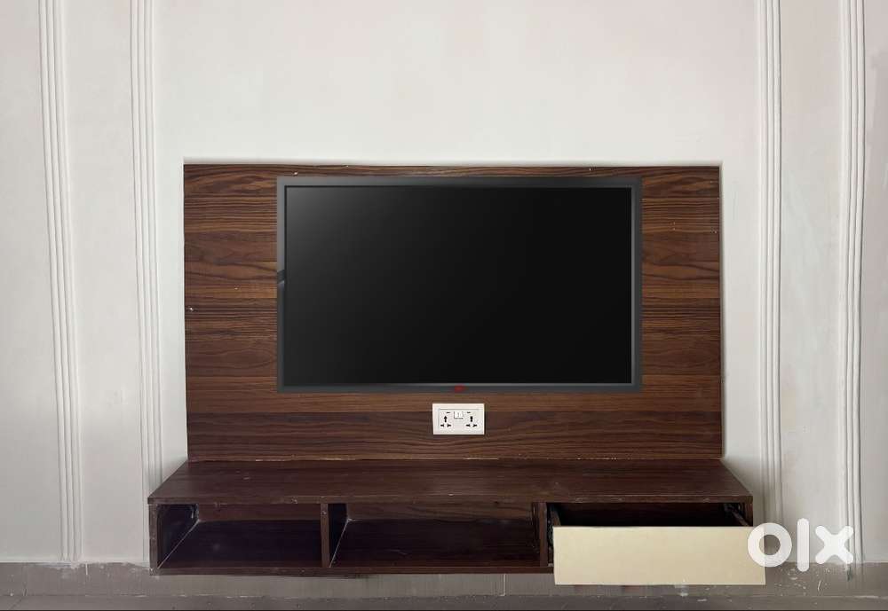 TV wall UNIT urban Ladder