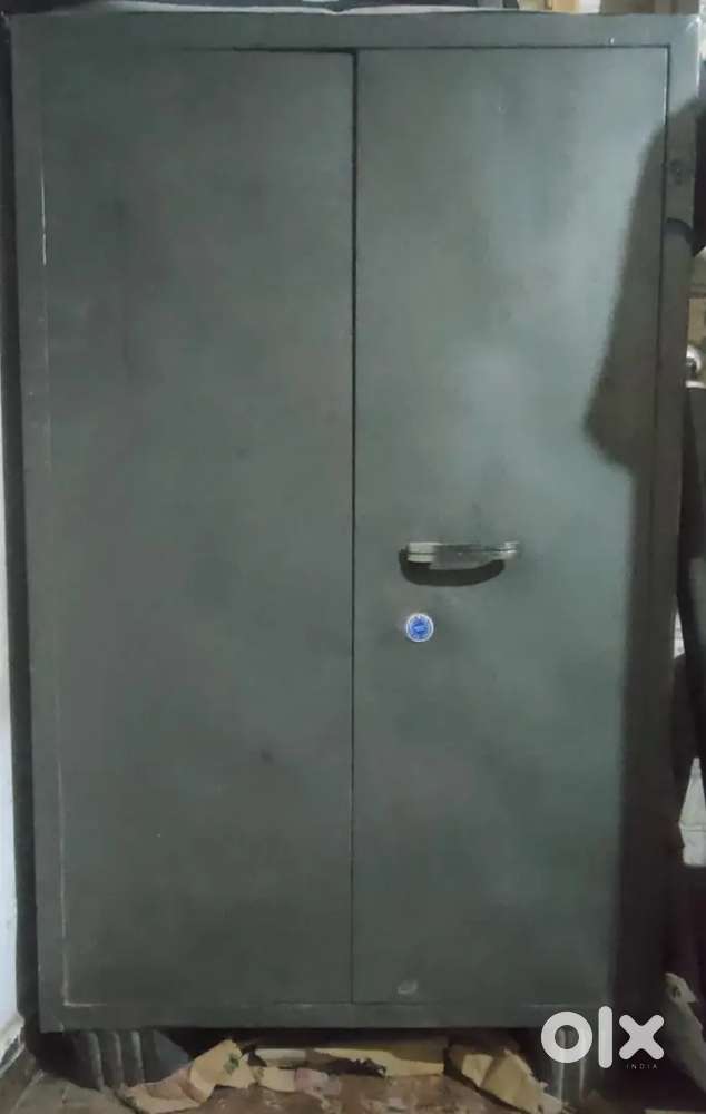 Metal Almirah for Sale – Used, Good Condition
