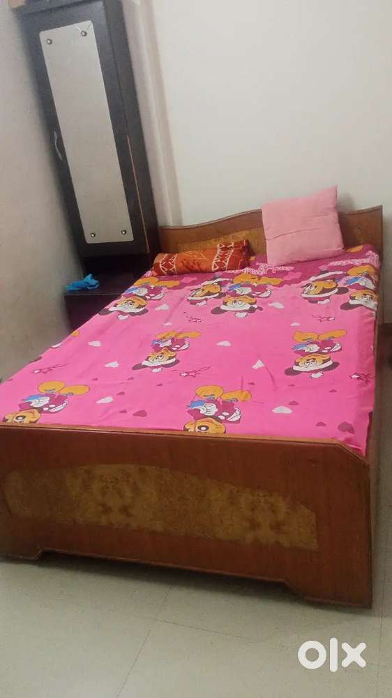 Urgent Sell 2 bed with metress