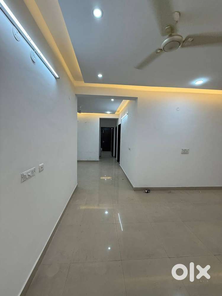 3BHK SOLITAIRE DIVINE 1ST FLOOR 65.90 LAKH