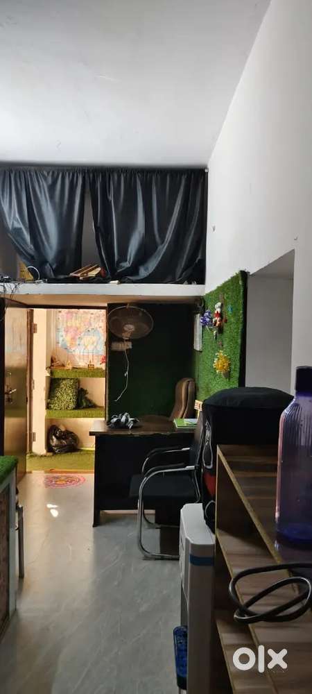 6लाख 30हजार का लाइब्रेरी और कैफे दोनों का सेटअप और 41000 हजार रेट