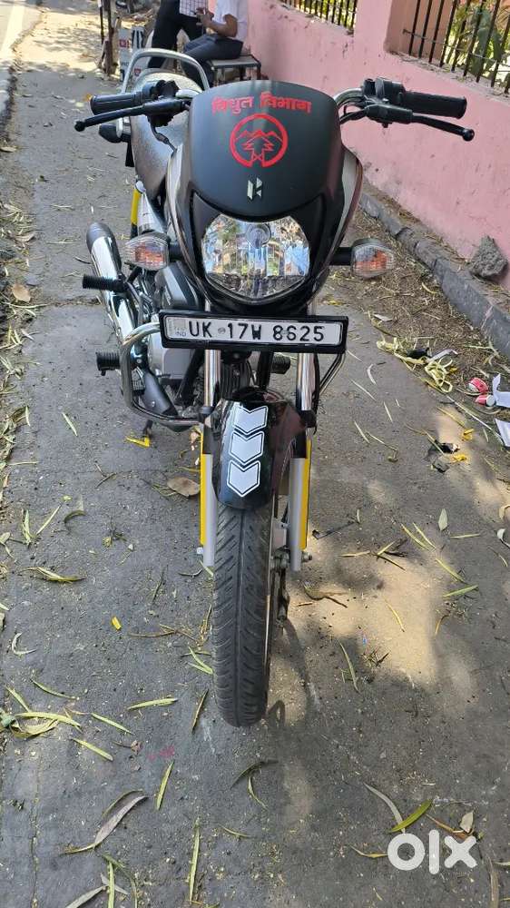 Arjent Bechni pad rahi hai Gadi ek Number h Self Start h