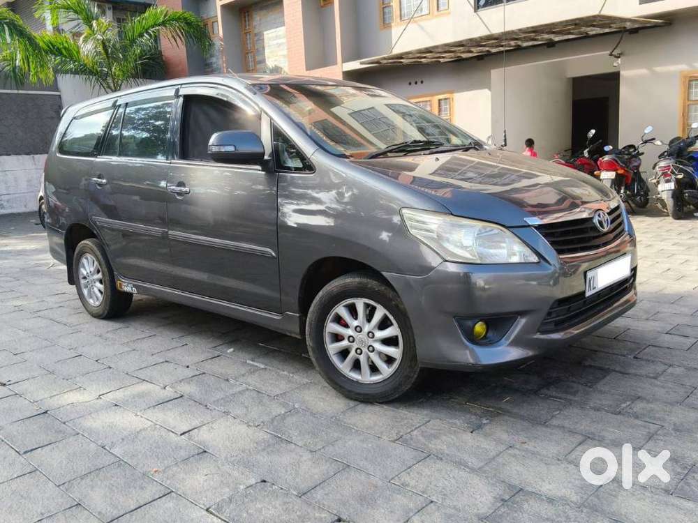 Toyota Innova 2.5 V 7 STR, 2013, Diesel