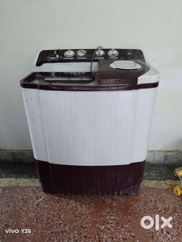 3500।  Washing machine Lg 8 kg 2yrs old