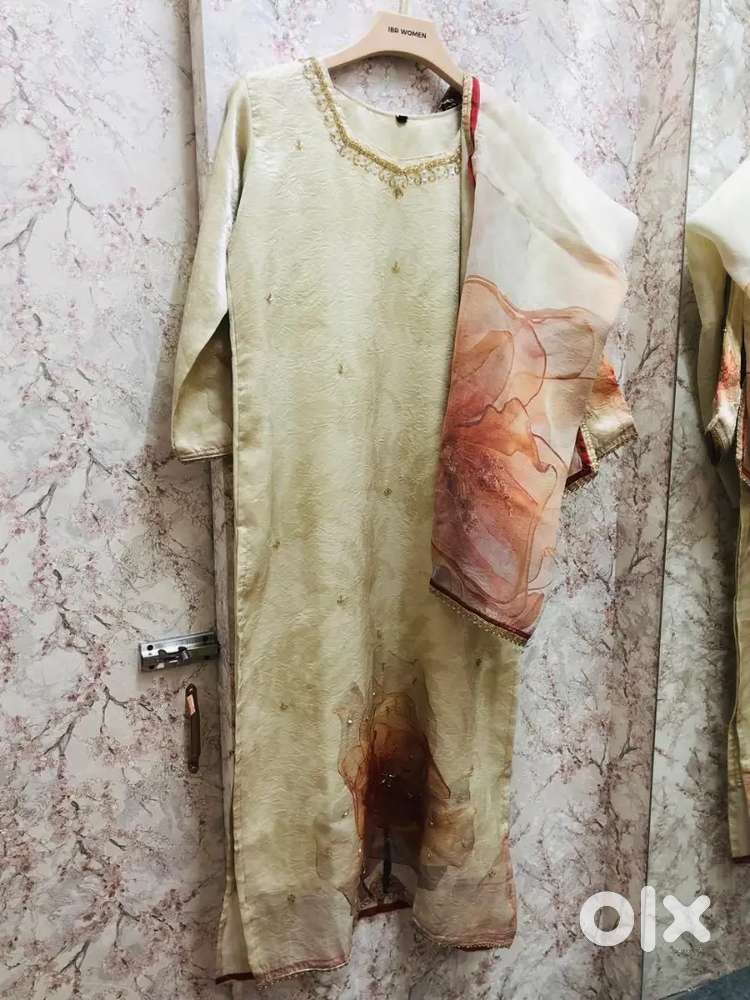 Women's clothing