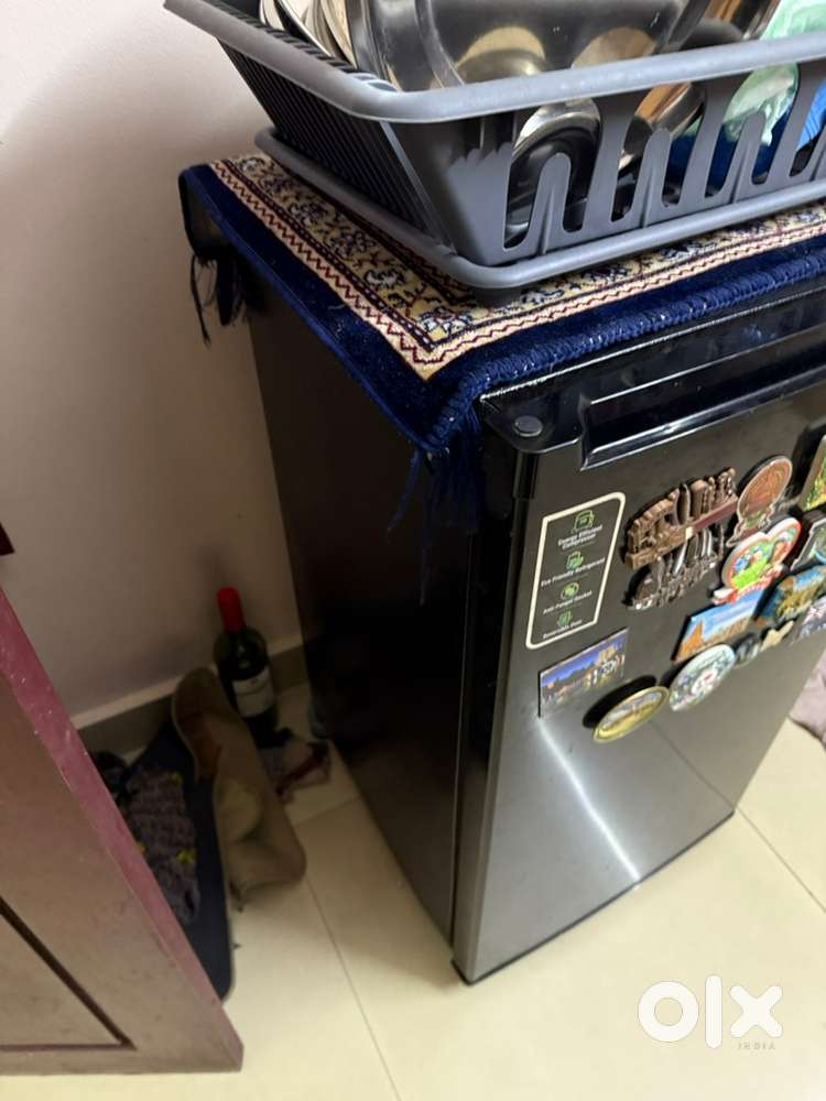 Croma 90 litre fridge