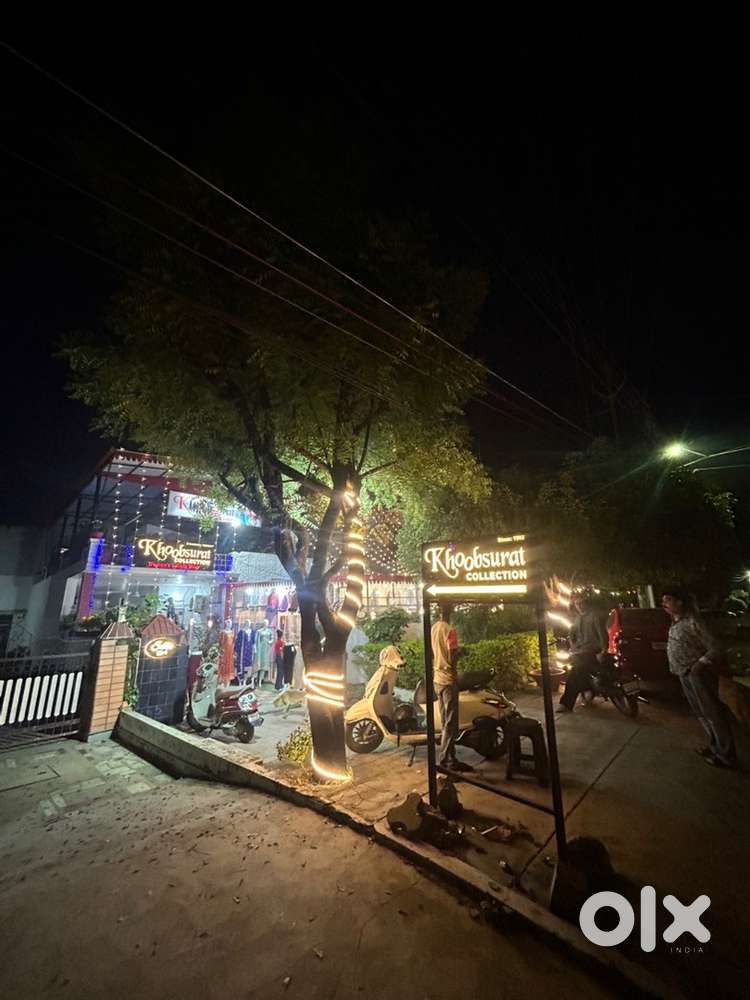 NEED HELPER/salesgirl for clothing shop