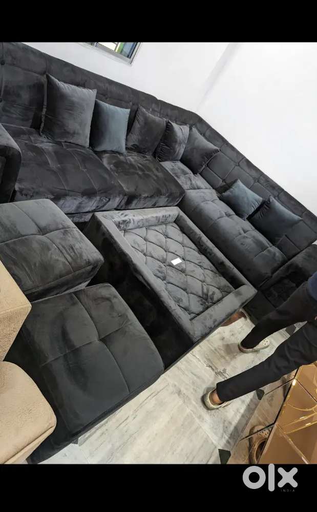 Premium 7x7 L-Shaped Sofa with Ottoman & Cushions– Excellent Condition