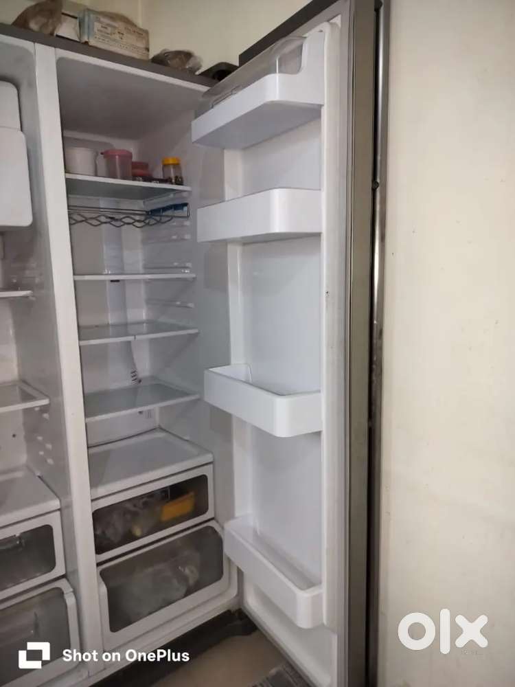 Sansung working 585 litre capacity fridge to sell