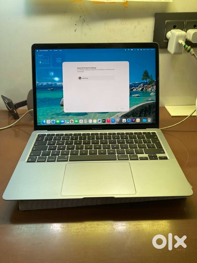 Macbook air m1 2021 in scratchless condition with 93% battery health