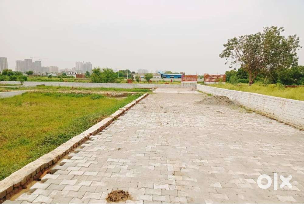 गेटेड कॉलोनी में किफायती प्लॉट