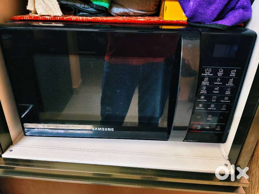 Samsung Microwave oven looks new and the age is 2 years with digitaspl